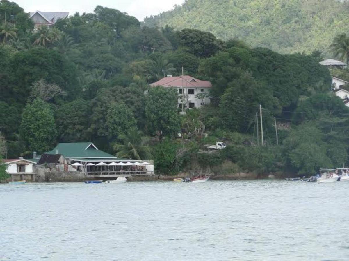 Gigi'S Self Catering Apartment Port Glaud Exterior photo